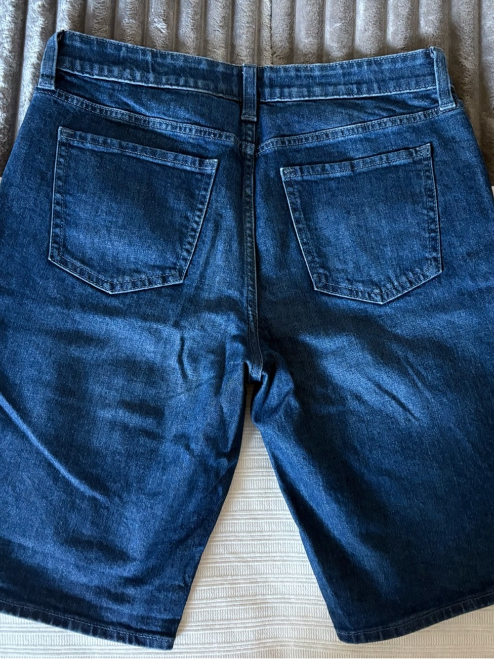 Gap Classic Dark Wash Denim Bermuda Shorts - Picture 3 of 4